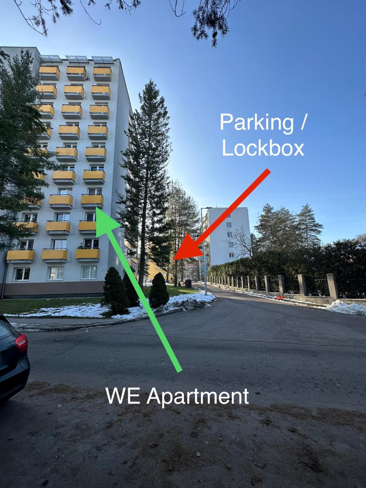 We Apartment - Close To The Center & City View, Self Check-In 24H Банска-Бистрица Экстерьер фото